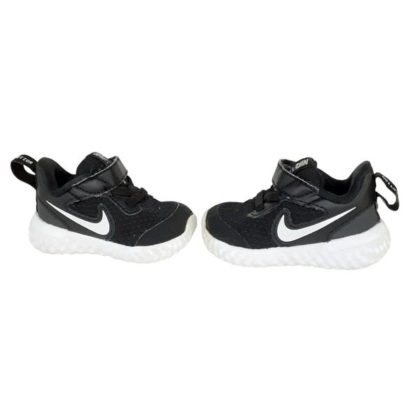 Nike Revolution 5 Black Slip On Sneakers Toddler 2C Running Shoes Gender Neutral - Picture 6 of 8